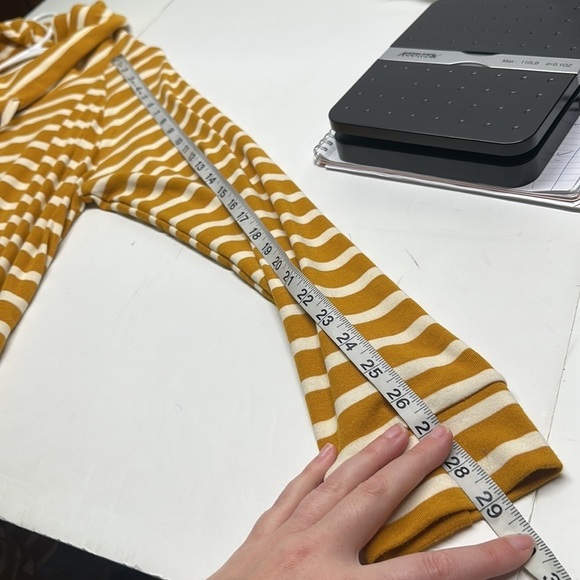 ❤️ Betsey’s Boutique Shop Striped Cowl Neck Sweatshirt Tunic Mustard D15 - Picture 11 of 11